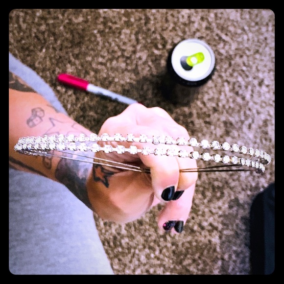 Tiara - Picture 1 of 4